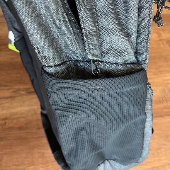 REI Signal 20 Backpack Laptop - Picture 7 of 7